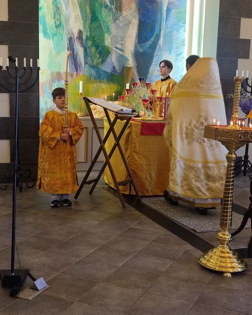 I dag feirer vi kirkens høytid til ære for Den hellige Jomfru Marias beskyttelse! Søndagsliturgien holdes sammen med høytiden for Den hellige Jomfru Marias beskyttelse. - 1