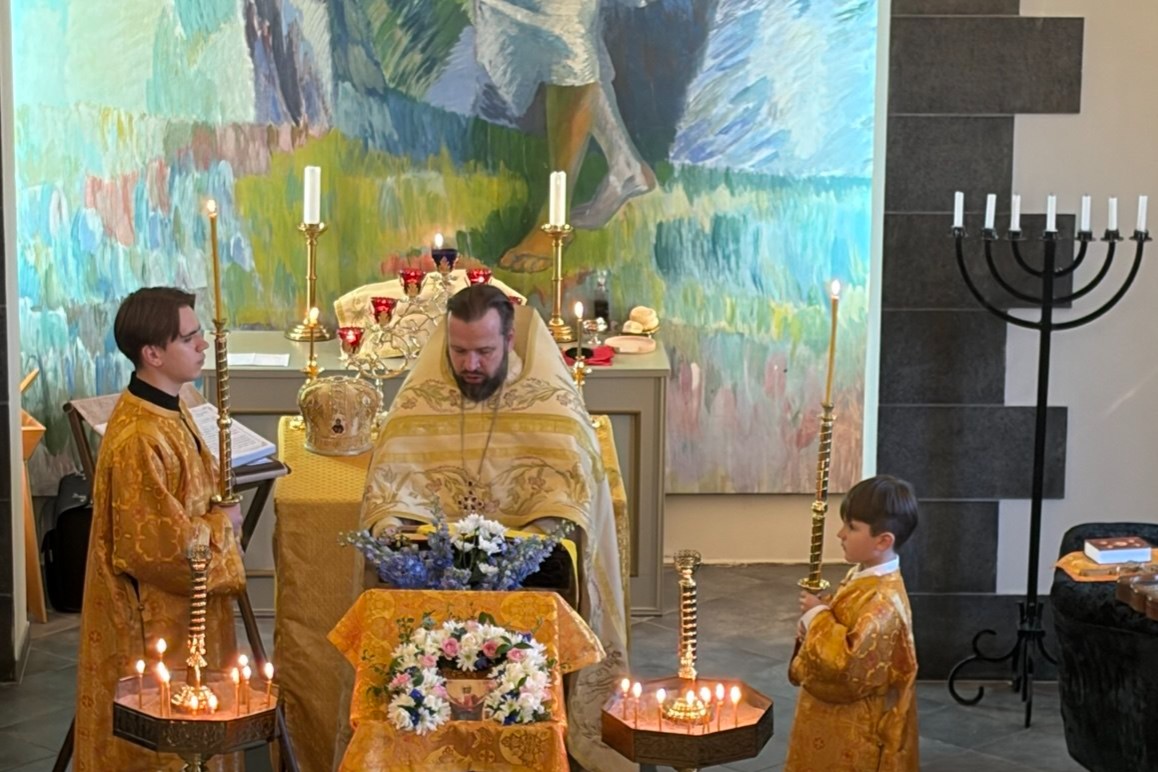 I dag feirer vi kirkens høytid til ære for Den hellige Jomfru Marias beskyttelse! Søndagsliturgien holdes sammen med høytiden for Den hellige Jomfru Marias beskyttelse. - 3