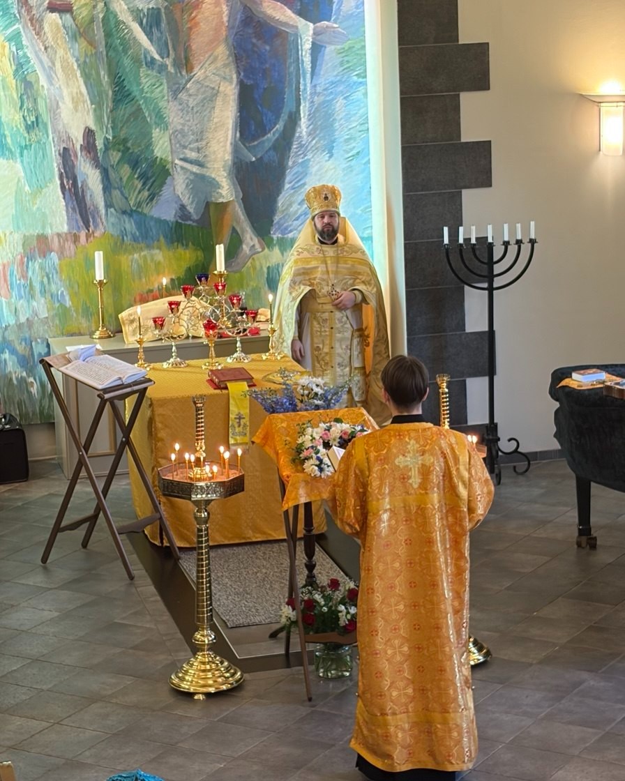 I dag feirer vi kirkens høytid til ære for Den hellige Jomfru Marias beskyttelse! Søndagsliturgien holdes sammen med høytiden for Den hellige Jomfru Marias beskyttelse. - 4