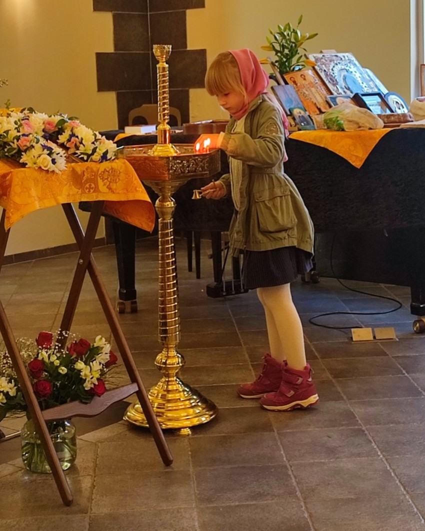 I dag feirer vi kirkens høytid til ære for Den hellige Jomfru Marias beskyttelse! Søndagsliturgien holdes sammen med høytiden for Den hellige Jomfru Marias beskyttelse. - 5